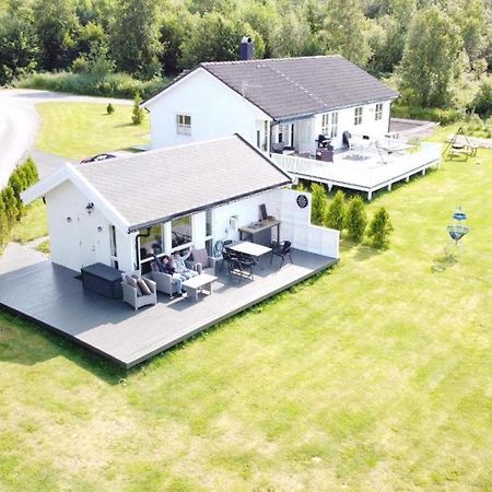 Feriehus Ved Sjoen Tomra Kültér fotó
