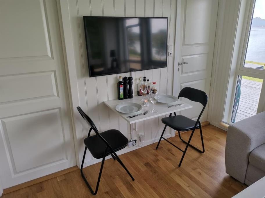 Feriehus Ved Sjoen Tomra Kültér fotó