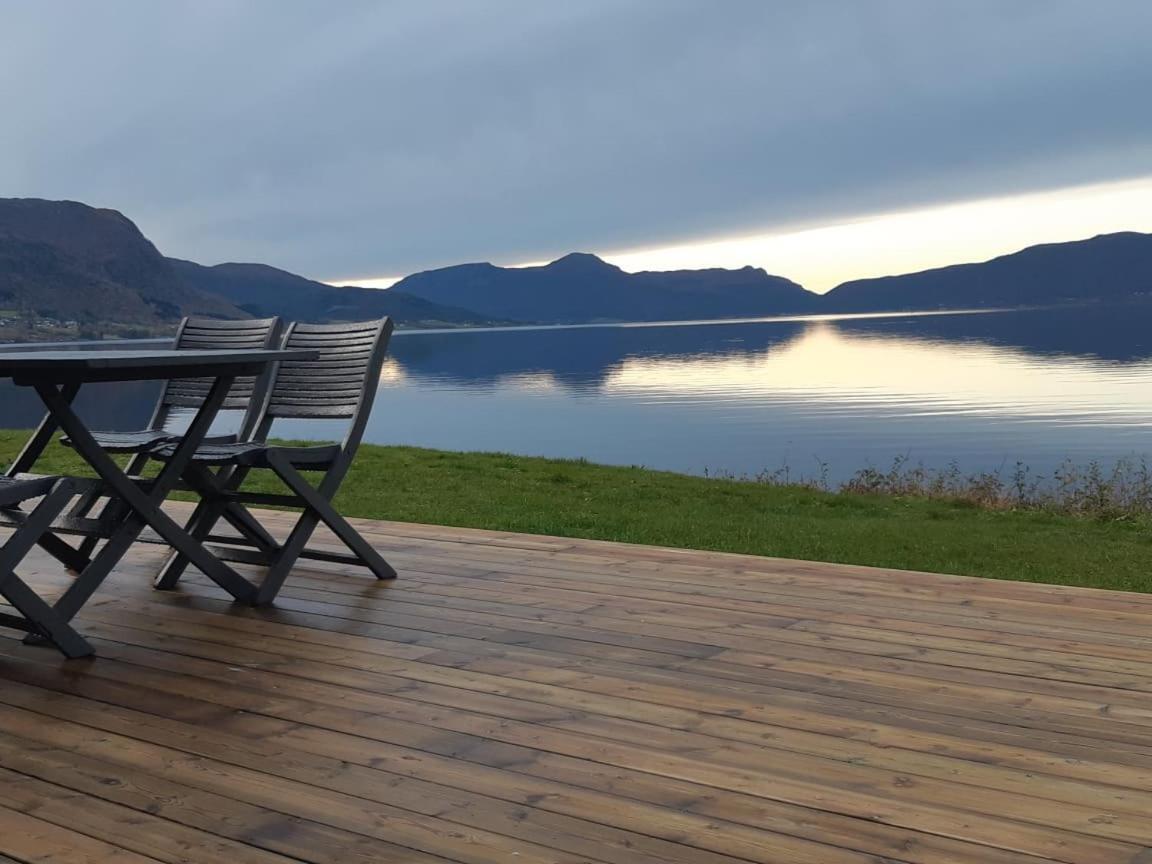 Feriehus Ved Sjoen Tomra Kültér fotó